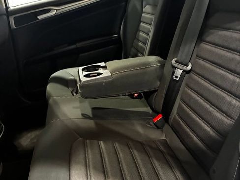 Used 2018 Ford Fusion SE w/ Fusion SE Technology Package FWD image 34