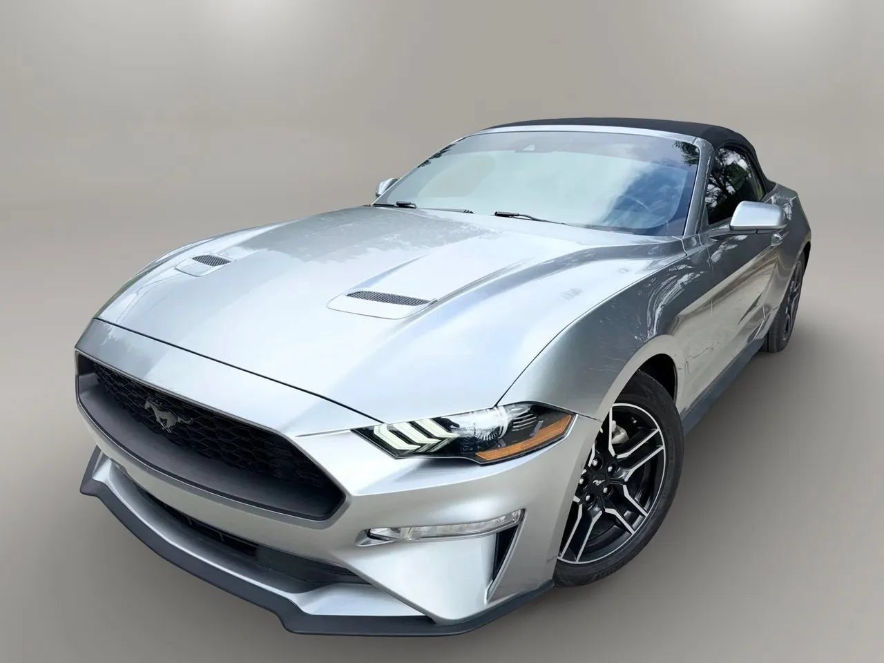 Used 2021 Ford Mustang Premium RWD image 1
