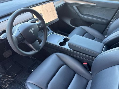 Used 2023 Tesla Model Y Long Range AWD/4WD image 4