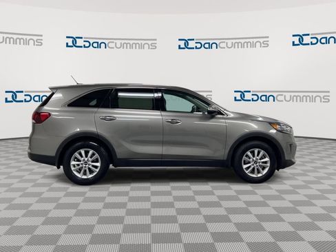 Used 2019 Kia Sorento LX image 9