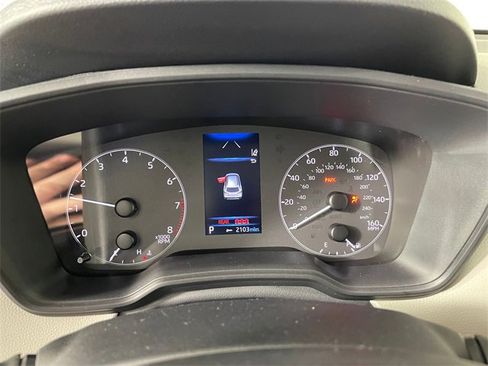 Used 2025 Toyota Corolla Cross L image 5