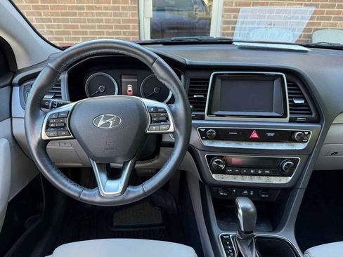 Used 2019 Hyundai Sonata SEL w/ Tech Package 02 FWD image 12