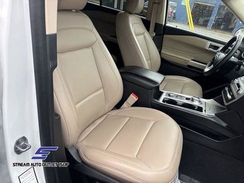 Used 2023 Ford Explorer XLT w/ Equipment Group 202A image 39