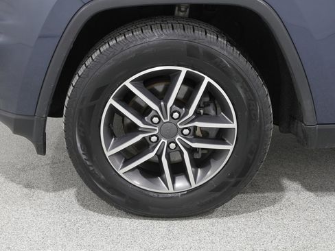 Used 2020 Jeep Grand Cherokee Limited image 23