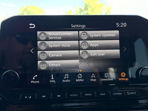 Used 2025 Nissan Pathfinder SL FWD image 40