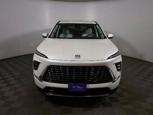Used 2025 Buick Enclave Avenir w/ Trailering Package, 5000 lbs. AWD/4WD image 3