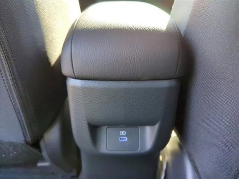 New 2025 Nissan Versa SR w/ Trunk Package image 15