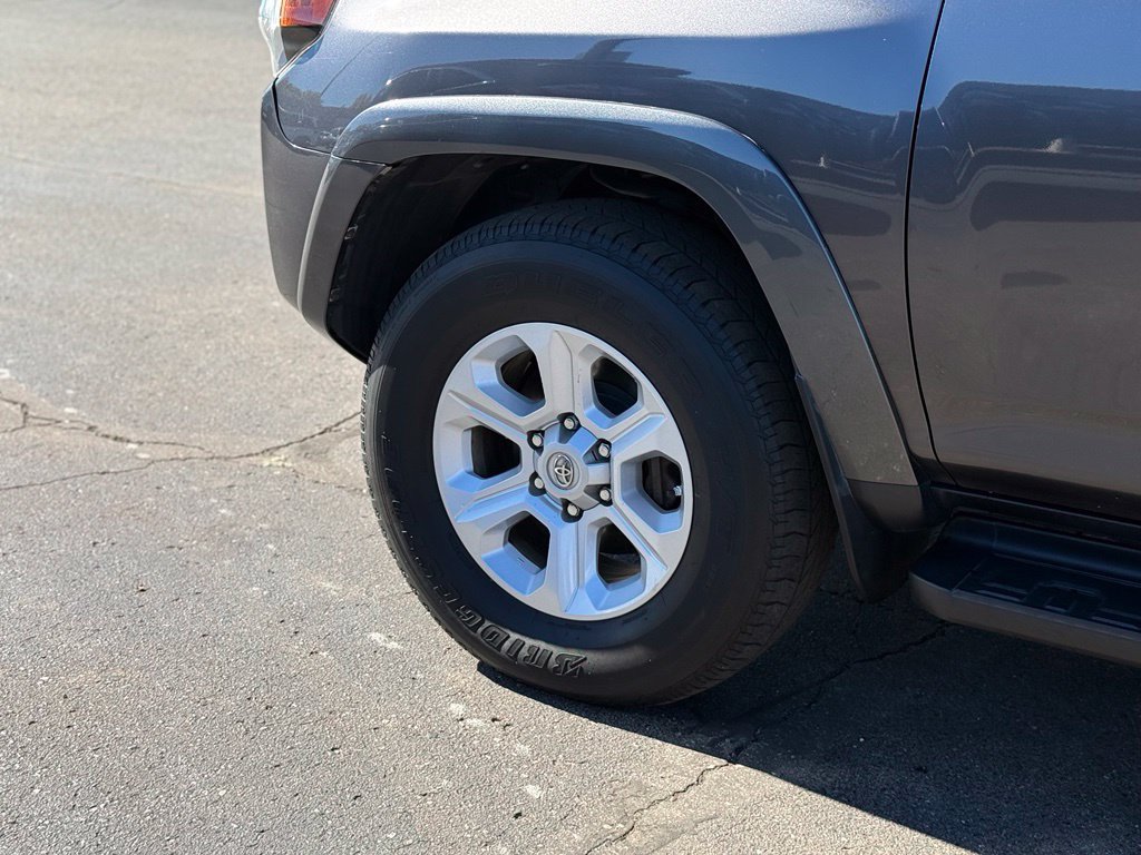 Used 2016 Toyota 4Runner SR5 AWD/4WD image 45