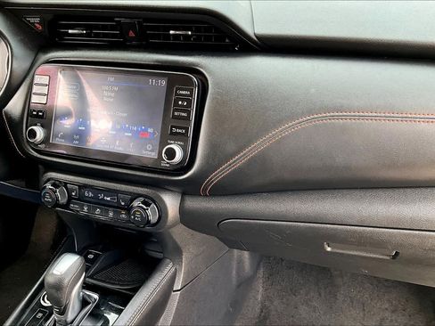 Used 2022 Nissan Kicks SR w/ Premium Package FWD image 16