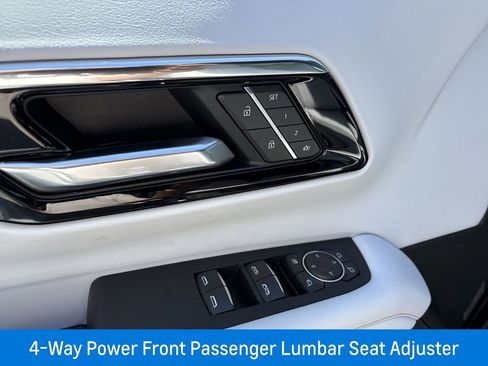 New 2025 Chevrolet Suburban Premier image 24