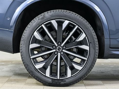 Certified 2026 Volvo XC90 B6 Plus w/ Protection Package Premier AWD/4WD image 42