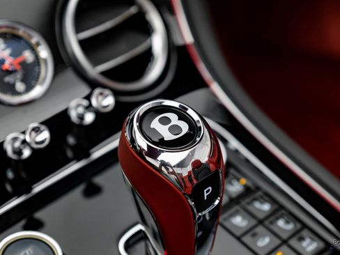 Used 2022 Bentley Continental GT image 65