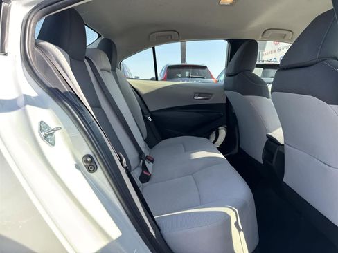 Used 2021 Toyota Corolla LE image 19