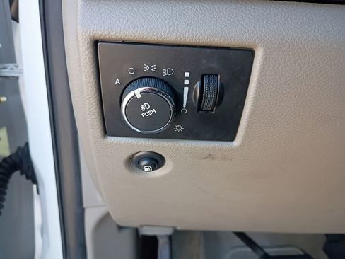 Used 2013 Jeep Grand Cherokee Laredo RWD image 10