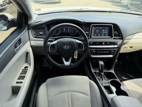 Used 2019 Hyundai Sonata SE FWD image 12