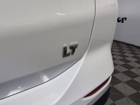 Used 2019 Chevrolet Equinox LT FWD image 23