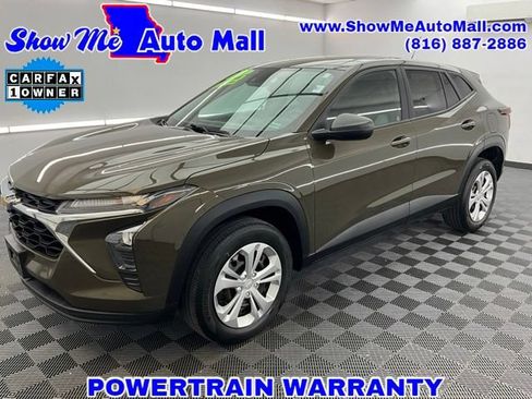 Used 2024 Chevrolet Trax LS FWD image 1