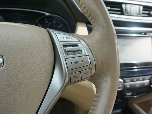 Used 2015 Nissan Rogue SL w/ SL Premium Package FWD image 8