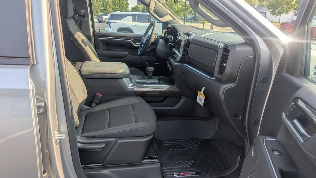 New 2026 Chevrolet Silverado 1500 RST w/ Safety Package AWD/4WD image 18