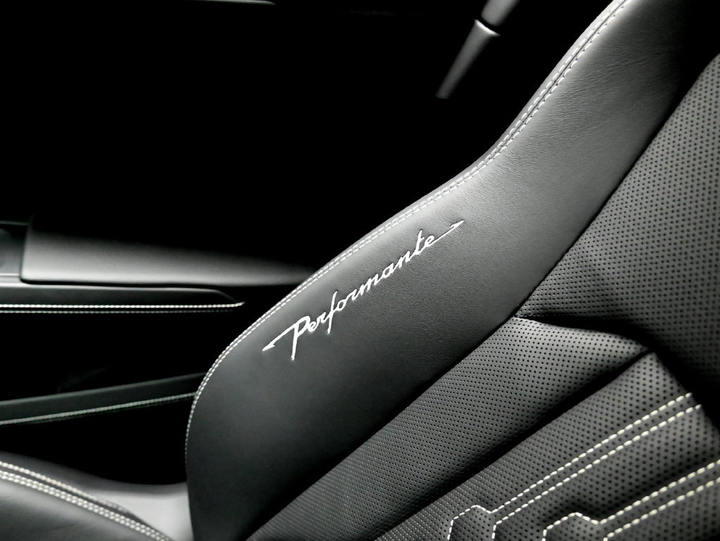 Used 2024 Lamborghini Urus Performante AWD/4WD image 19