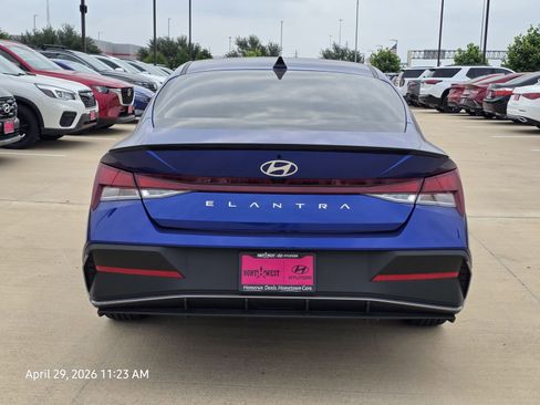 Certified 2025 Hyundai Elantra Sport FWD image 7