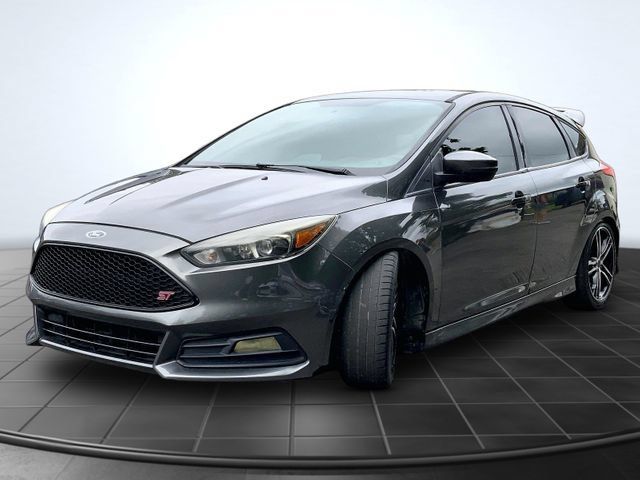 Used 2015 Ford Focus ST w/ Equipment Group 402A FWD image 4