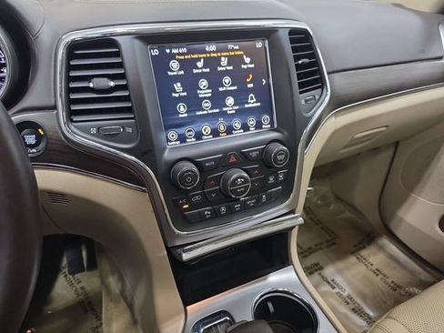 Used 2018 Jeep Grand Cherokee Overland AWD/4WD image 20
