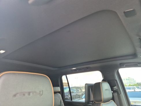 Used 2021 GMC Yukon XL AT4 w/ AT4 Premium Plus Package AWD/4WD image 18