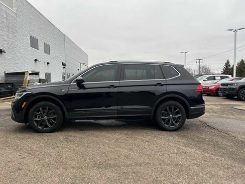 Used 2024 Volkswagen Tiguan SE w/ Panoramic Sunroof Package image 24