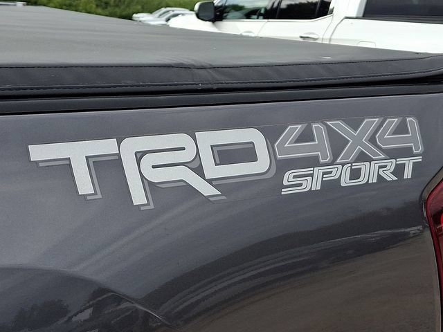 Used 2018 Toyota Tacoma TRD Sport AWD/4WD image 32