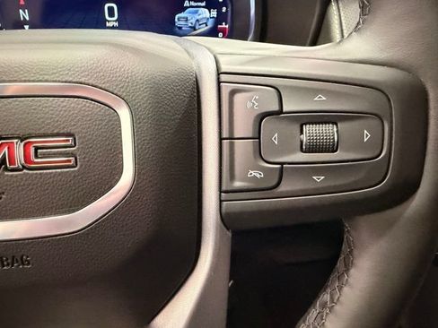 Used 2024 GMC Yukon SLT w/ SLT Luxury Package AWD/4WD image 38