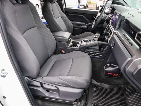 Certified 2024 Toyota Tacoma SR5 AWD/4WD image 7
