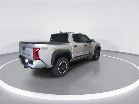 Used 2025 Toyota Tacoma TRD Off-Road image 8