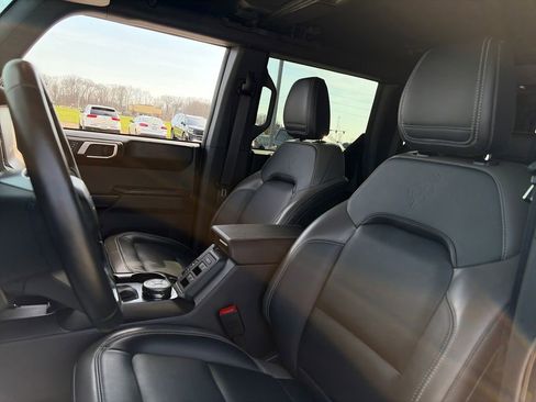 Used 2025 Ford Bronco Outer Banks image 18