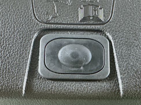 Used 2013 Ford C-MAX Energi SEL FWD image 29