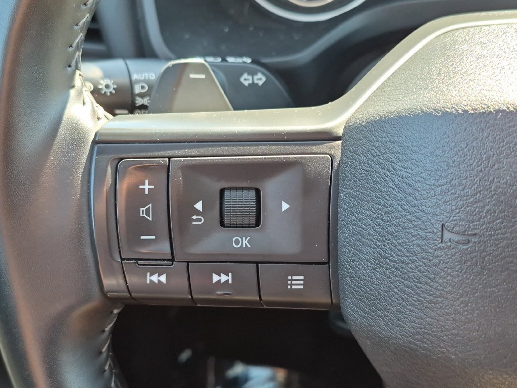Certified 2025 Nissan Rogue SV FWD image 18
