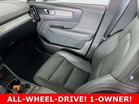 Used 2025 Volvo XC40 B5 Core AWD/4WD image 23