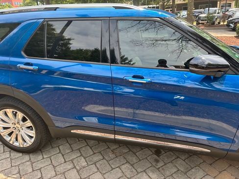 Used 2022 Ford Explorer Limited w/ Equipment Group 301A RWD image 5