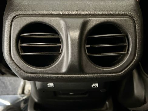 Used 2021 Jeep Wrangler Unlimited Rubicon AWD/4WD image 18