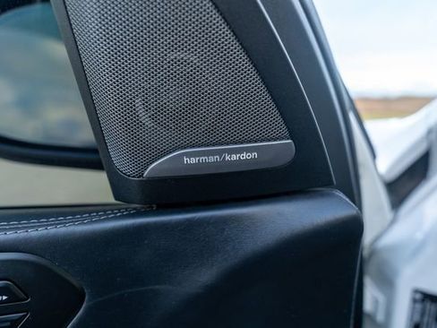 Used 2022 BMW X7 M50i w/ Dynamic Handling Package image 26