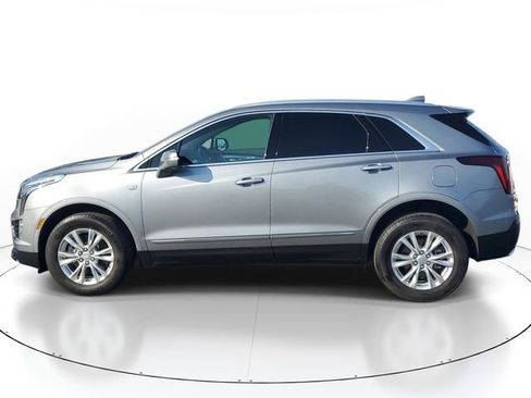 Certified 2025 Cadillac XT5 Luxury AWD/4WD image 2