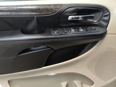 Used 2019 Dodge Grand Caravan SE w/ UConnect Hands-Free Group FWD image 27