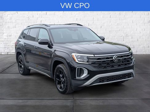 Certified 2025 Volkswagen Atlas Peak Edition SE image 2