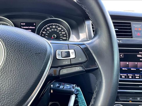 Used 2019 Volkswagen Golf S image 24