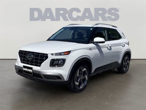 Used 2025 Hyundai Venue SEL FWD image 3