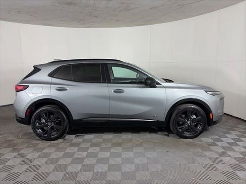 Certified 2025 Buick Envision Sport Touring image 5