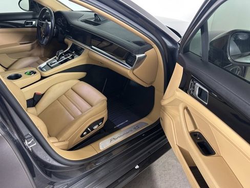 Used 2018 Porsche Panamera 4S image 11