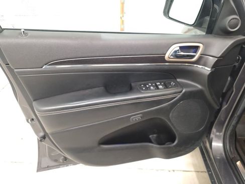 Used 2014 Jeep Grand Cherokee Limited w/ Trailer Tow Group IV image 11