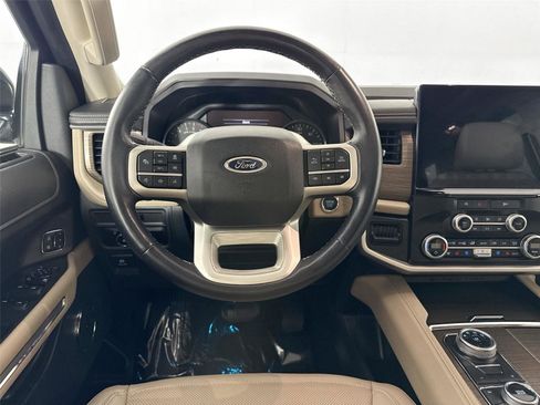 Used 2024 Ford Expedition Limited image 32