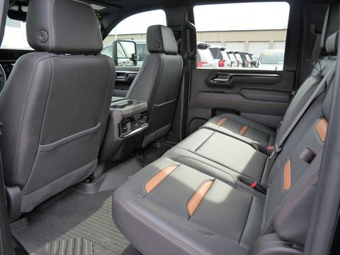 Used 2025 GMC Sierra 2500 AT4 w/ AT4 Premium Plus Package image 26